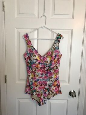 Maxine Of Hollywood Shirred Front Girl Leg Tummy Control One-Piece Swimsuit 16